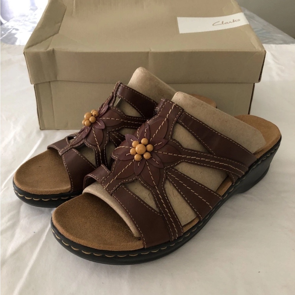 Clarks Women’s Brown Leather Floral Slip-On Sandals